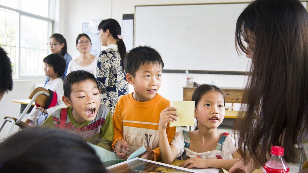 초등돌봄교실은 대한민국에서 반드시 필요한 교육제도이다.